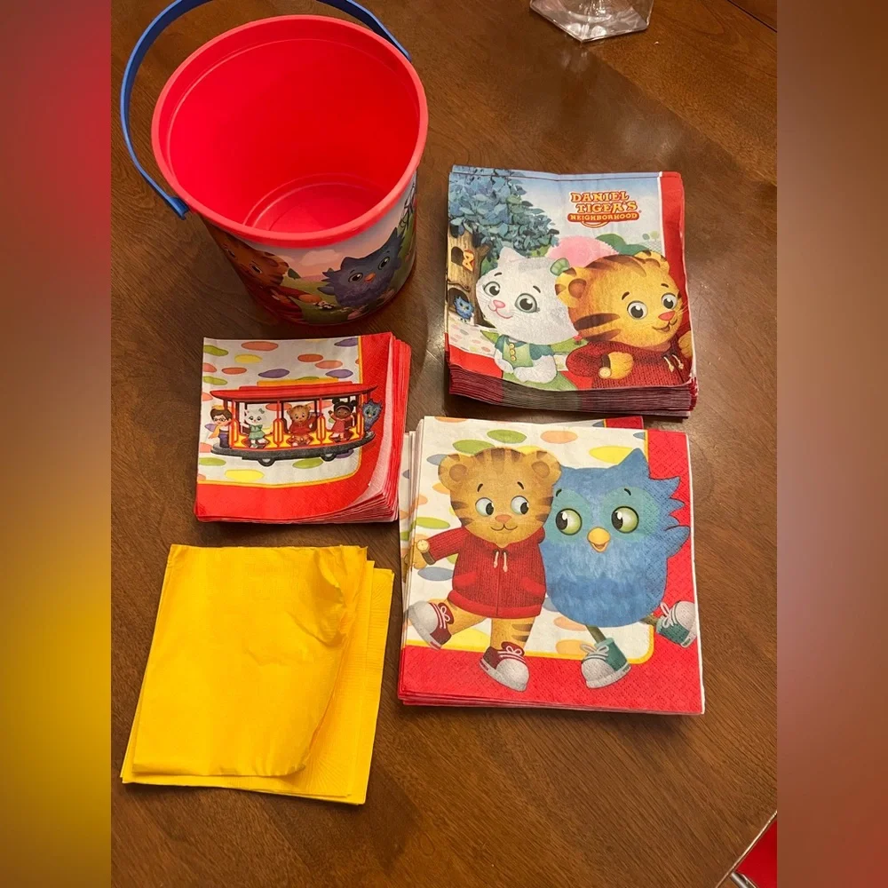 Daniel Tiger party favor napkins and bucket set new